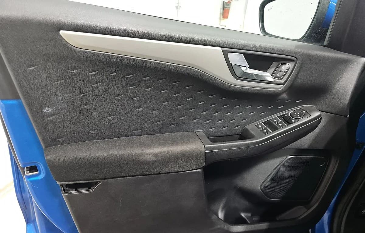 2020 FORD ESCAPE SE 6