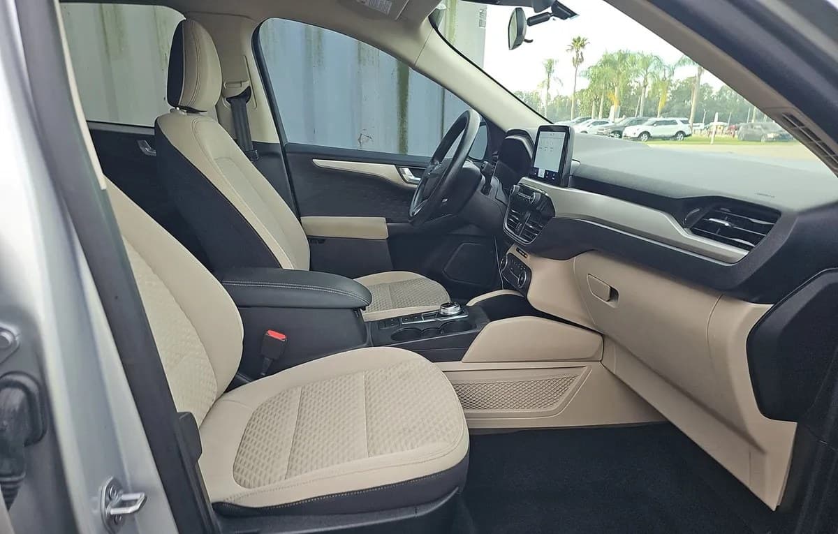 2020 FORD ESCAPE SE 5