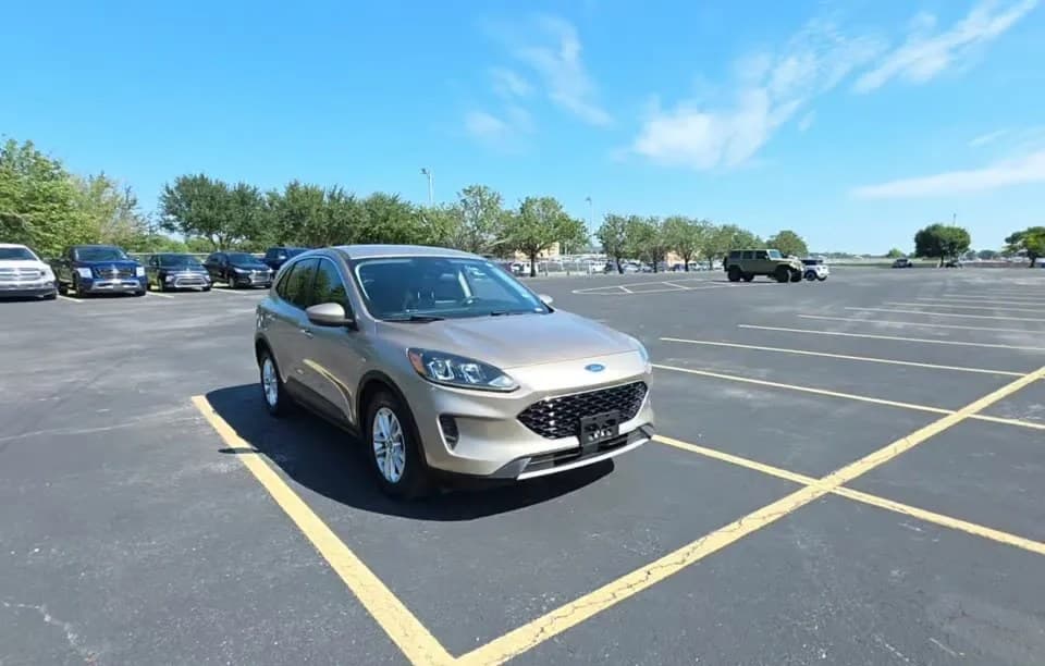 2020 FORD ESCAPE SE 4