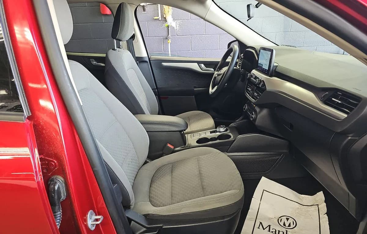 2020 FORD ESCAPE SE 4