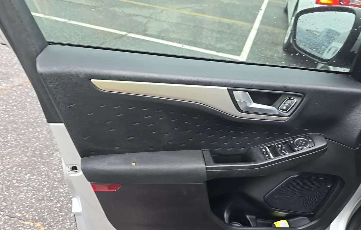 2020 FORD ESCAPE SE 5