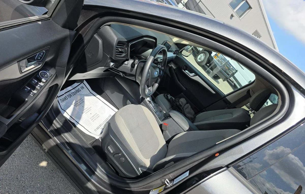 2020 FORD ESCAPE SE 4