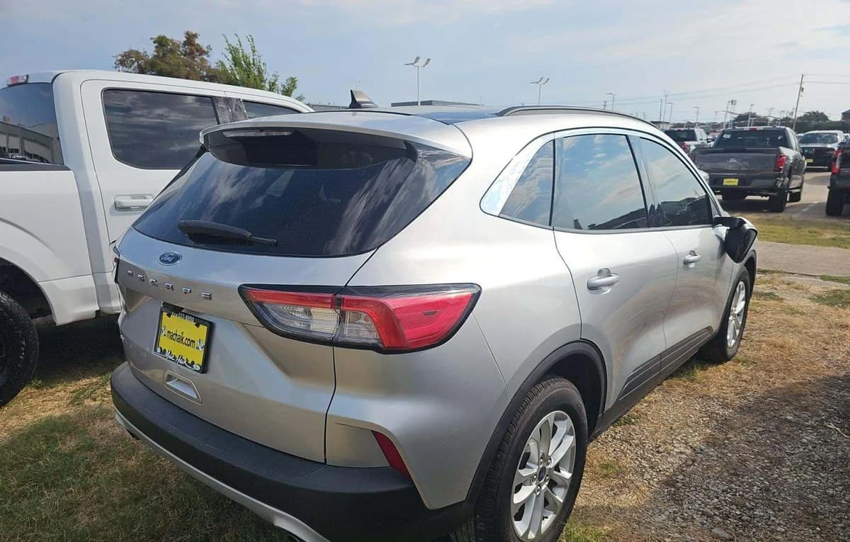 2020 FORD ESCAPE SE 4