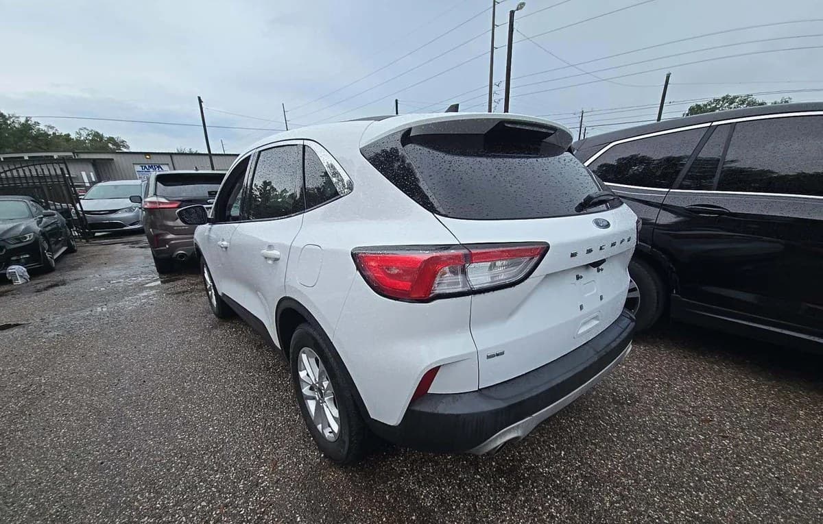 2021 FORD ESCAPE SE 3