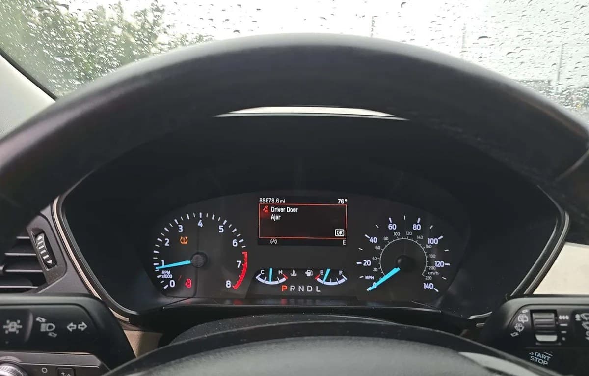2021 FORD ESCAPE SE 6