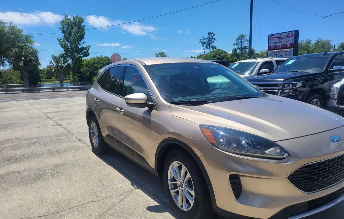 2020 FORD ESCAPE SE 5