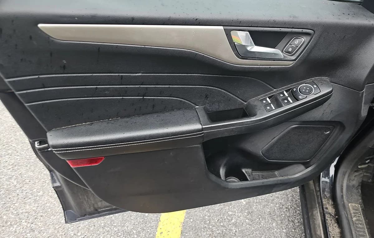 2021 FORD ESCAPE SE 6