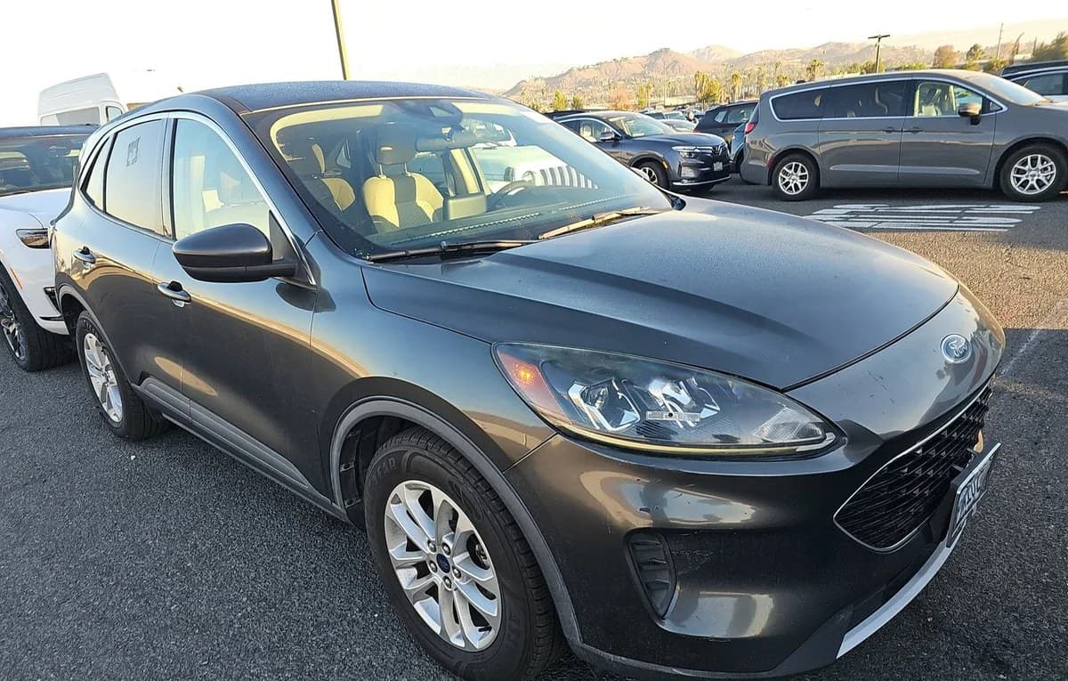 2020 FORD ESCAPE SE 4