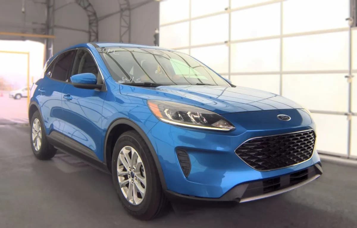2020 FORD ESCAPE SE 4