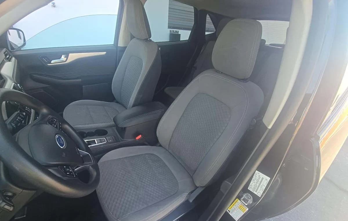 2020 FORD ESCAPE SE 4