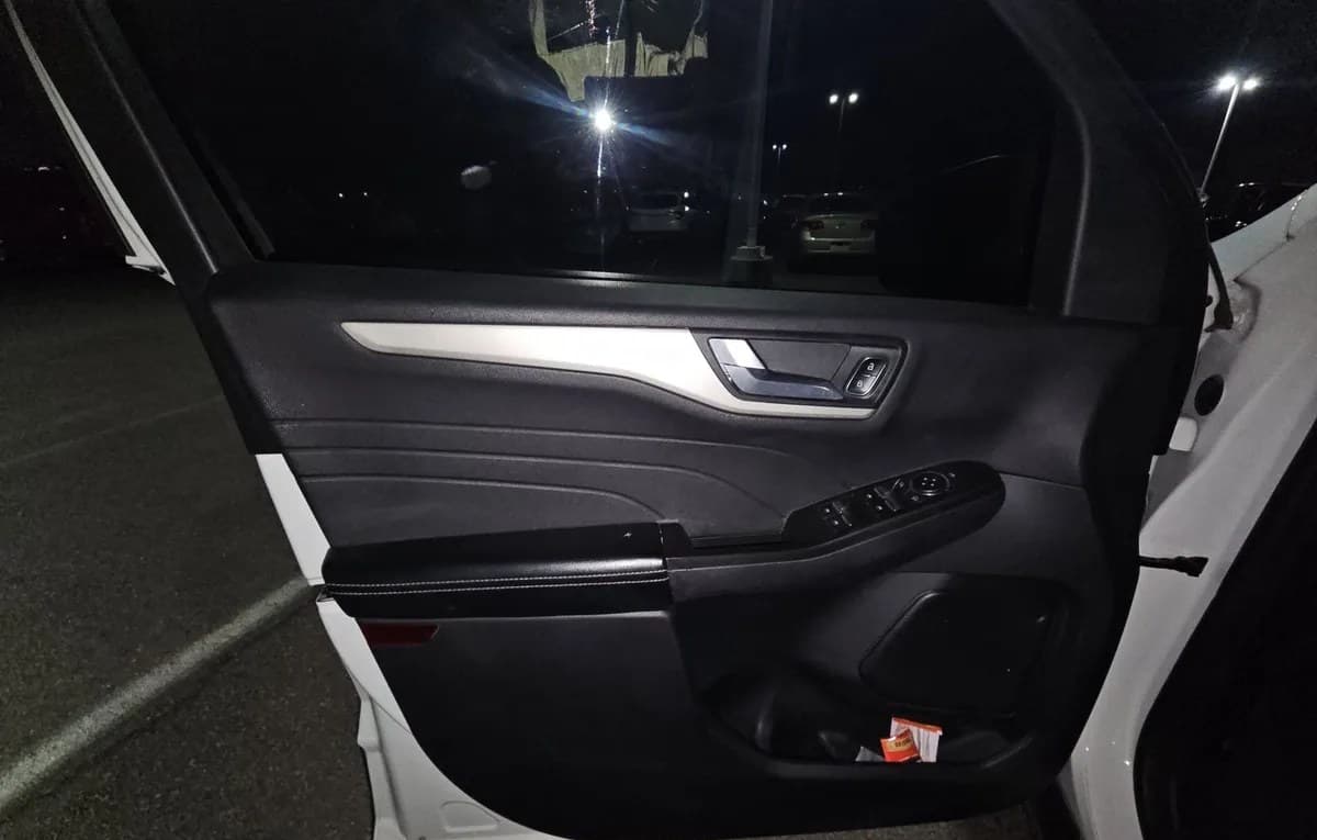 2021 FORD ESCAPE SE 6
