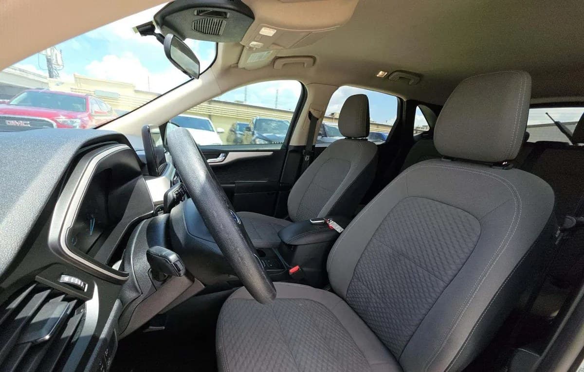 2020 FORD ESCAPE SE 4