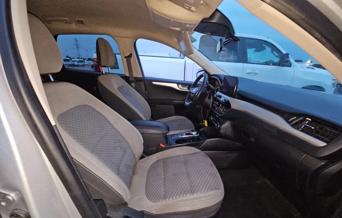 2020 FORD ESCAPE SE 4