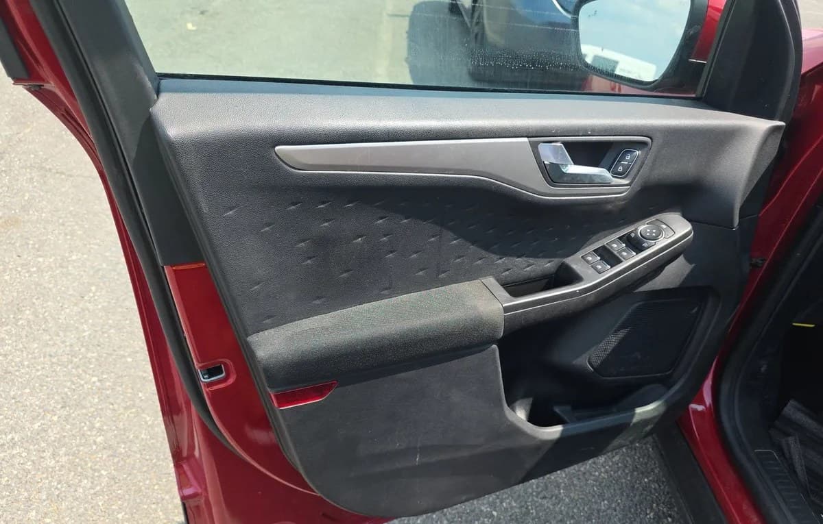 2020 FORD ESCAPE SE 6