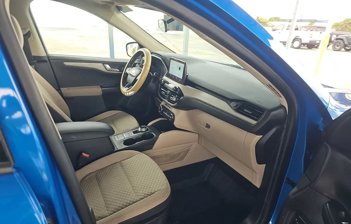 2020 FORD ESCAPE SE 4