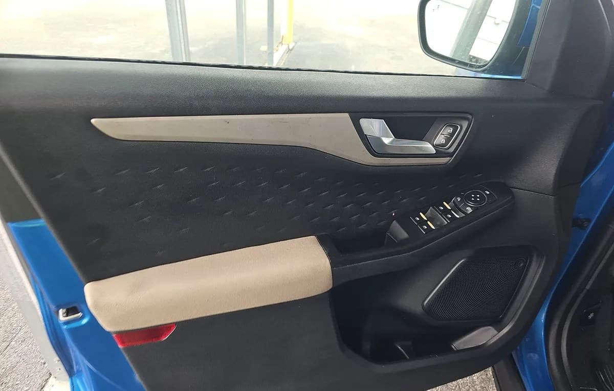 2020 FORD ESCAPE SE 5
