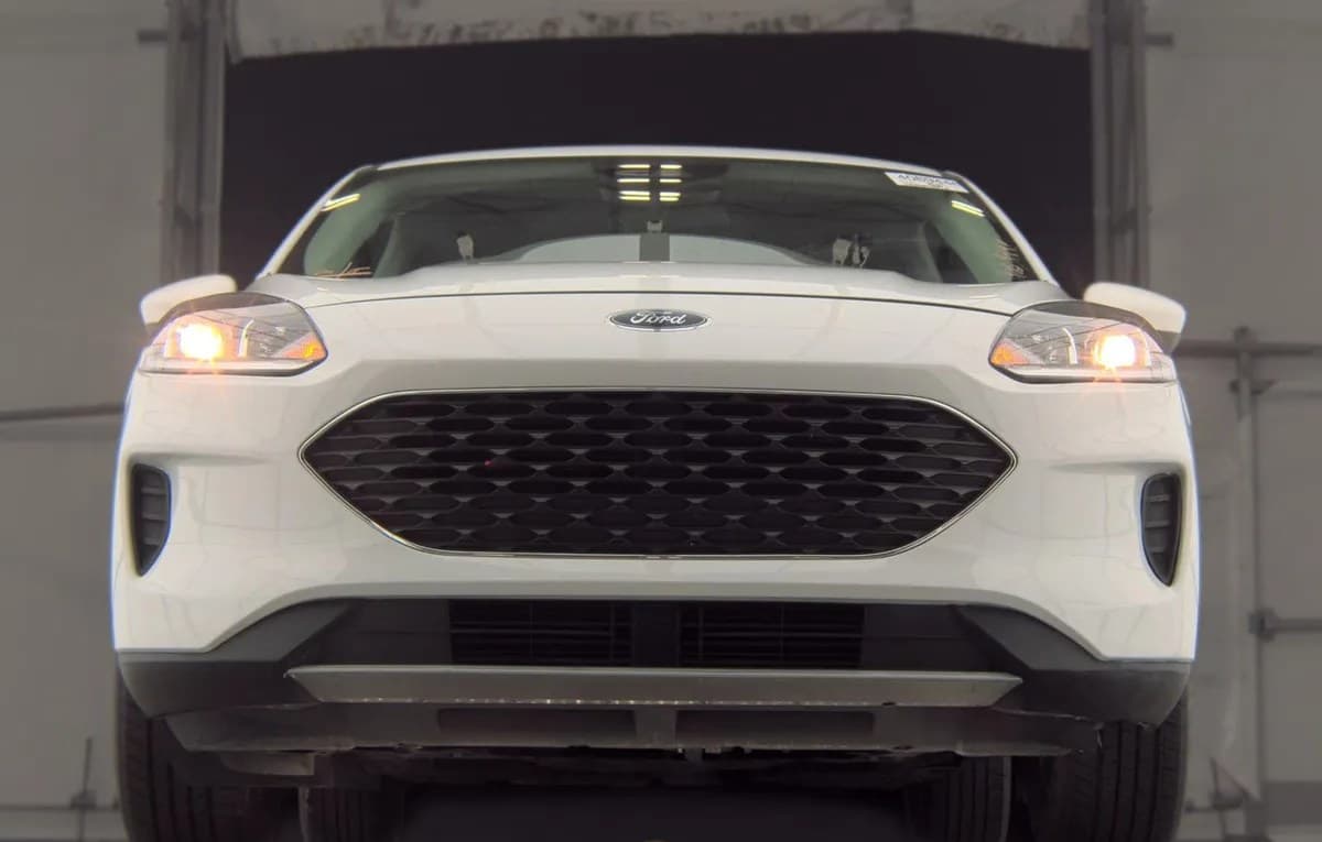 2021 FORD ESCAPE SE 4