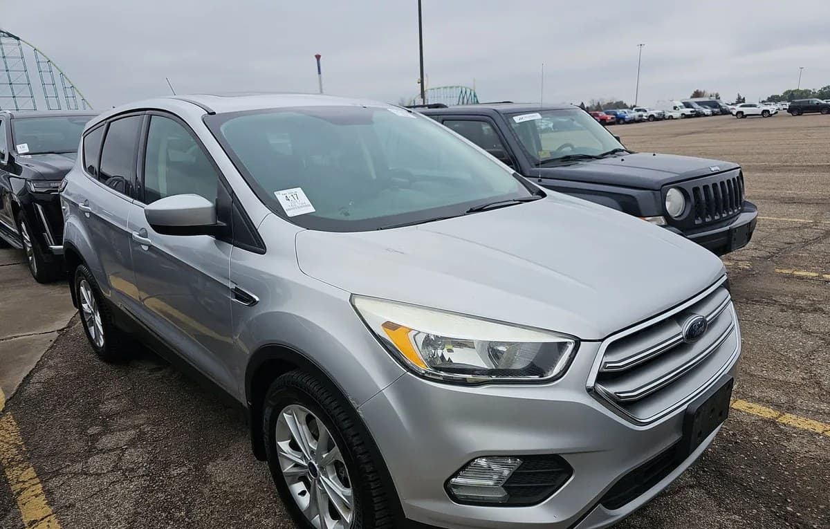 2017 FORD ESCAPE SE 3
