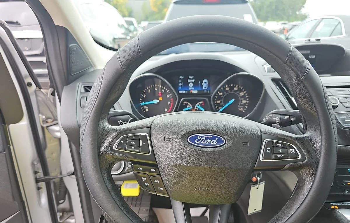 2017 FORD ESCAPE SE 6