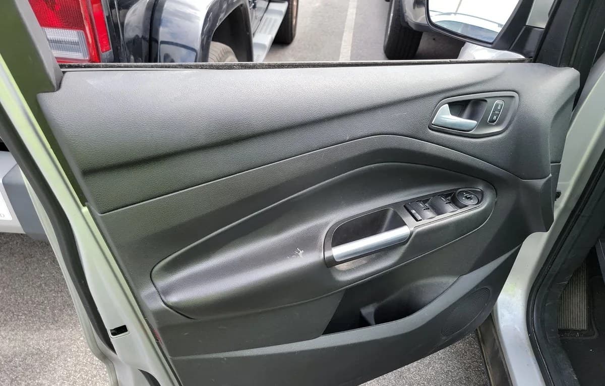 2017 FORD ESCAPE SE 5