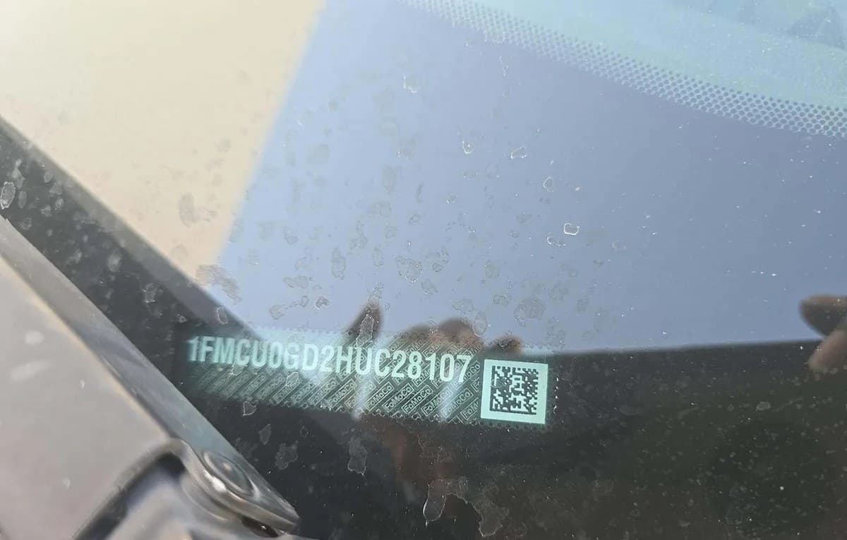 2017 FORD ESCAPE SE 2