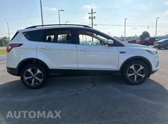 2017 FORD ESCAPE SE 6