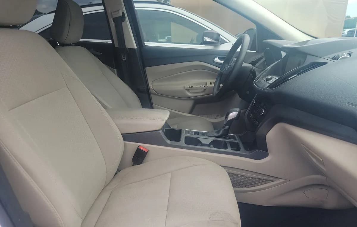 2019 FORD ESCAPE SE 4