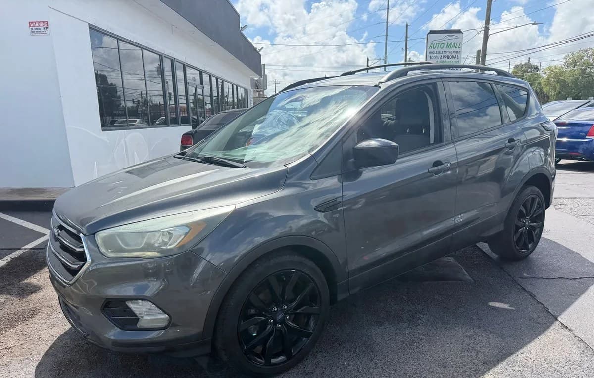 2017 FORD ESCAPE SE 4