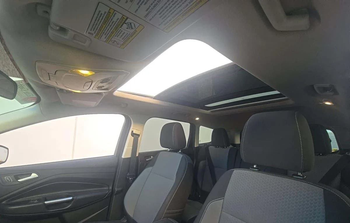 2017 FORD ESCAPE SE 4