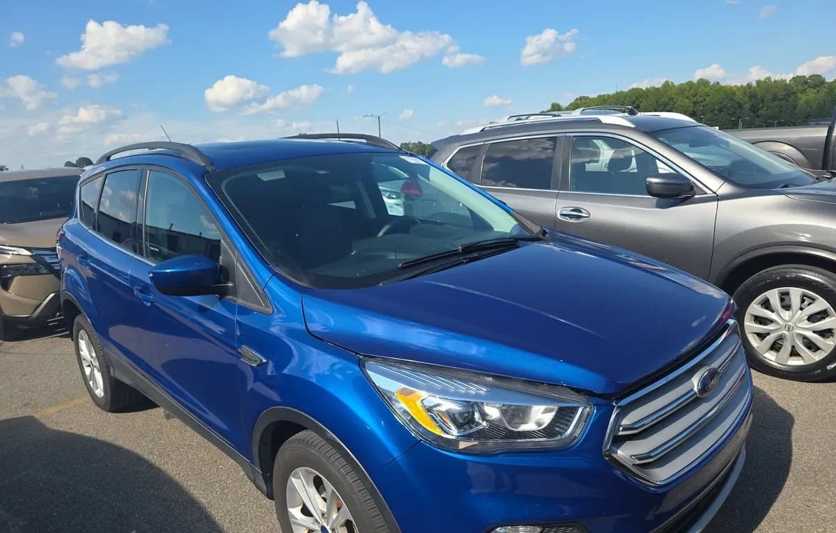 2017 FORD ESCAPE SE 4