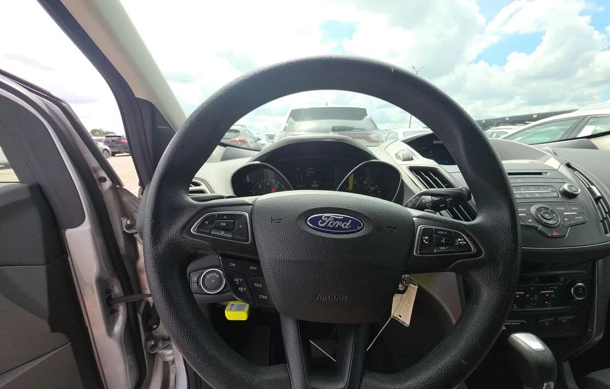 2017 FORD ESCAPE SE 6