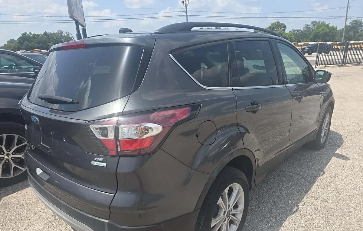 2017 FORD ESCAPE SE 3