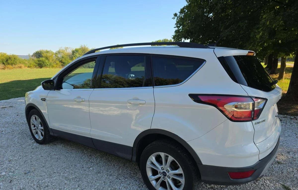2017 FORD ESCAPE SE 3