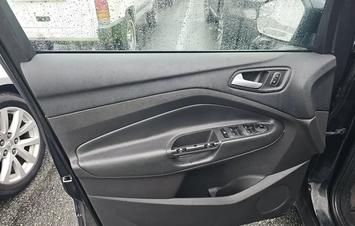 2018 FORD ESCAPE SE 6