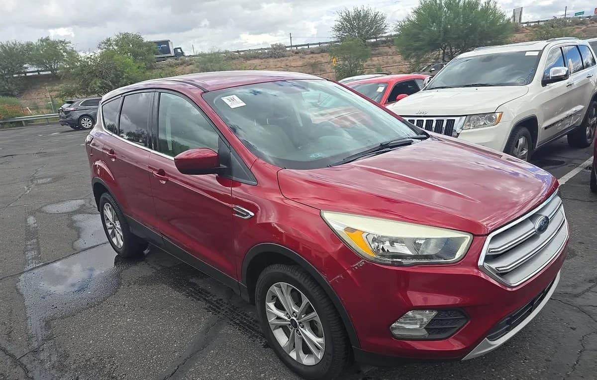2017 FORD ESCAPE SE 4
