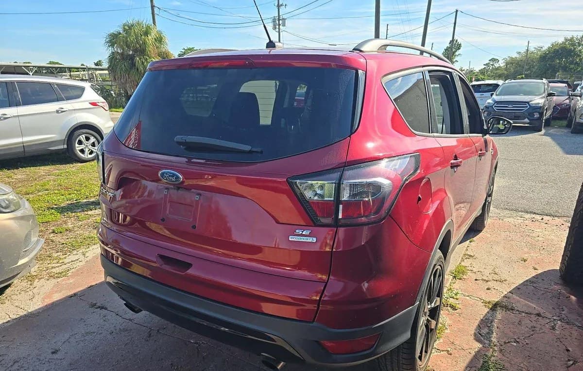 2017 FORD ESCAPE SE 4