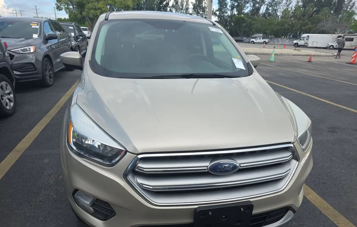 2017 FORD ESCAPE SE 3