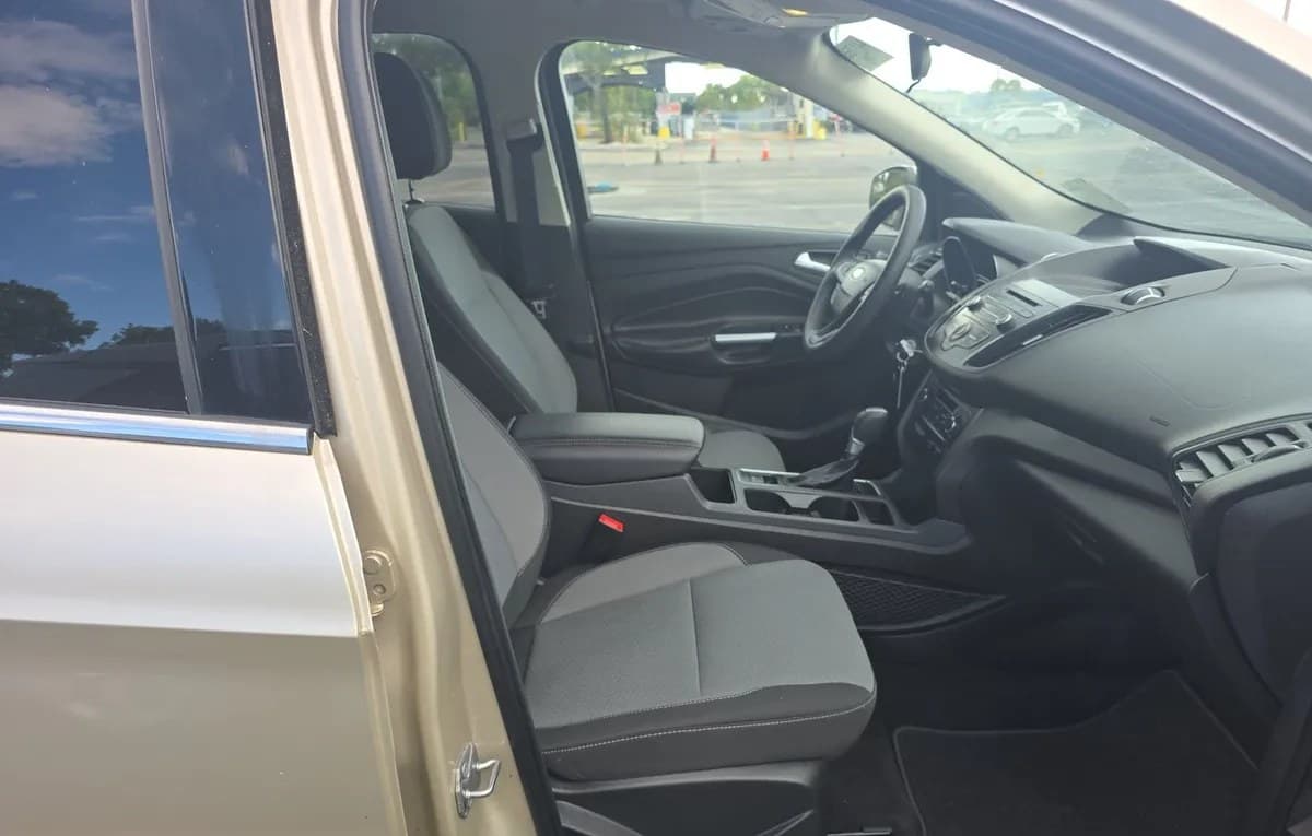 2017 FORD ESCAPE SE 5