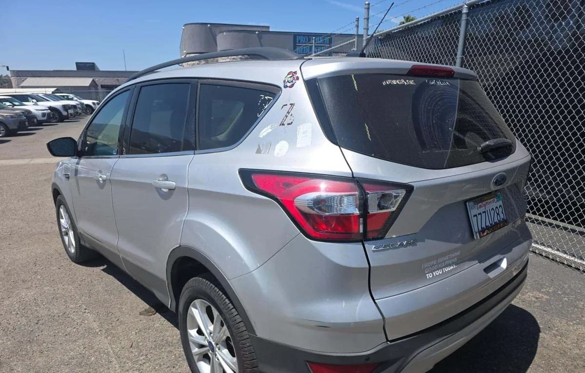 2017 FORD ESCAPE SE 2