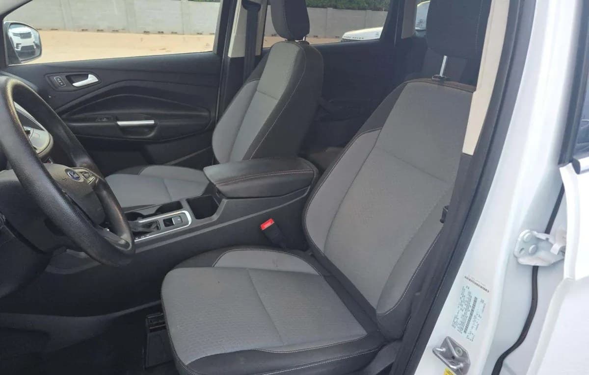 2019 FORD ESCAPE SE 4