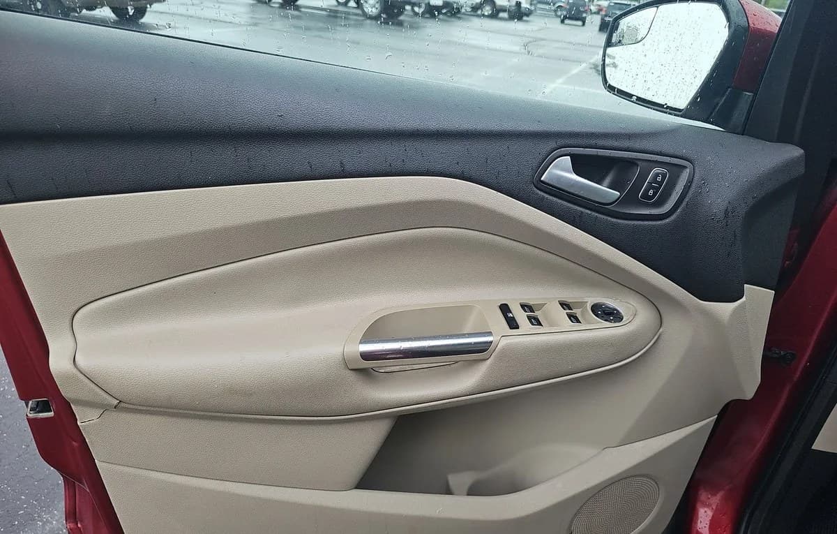 2017 FORD ESCAPE SE 5