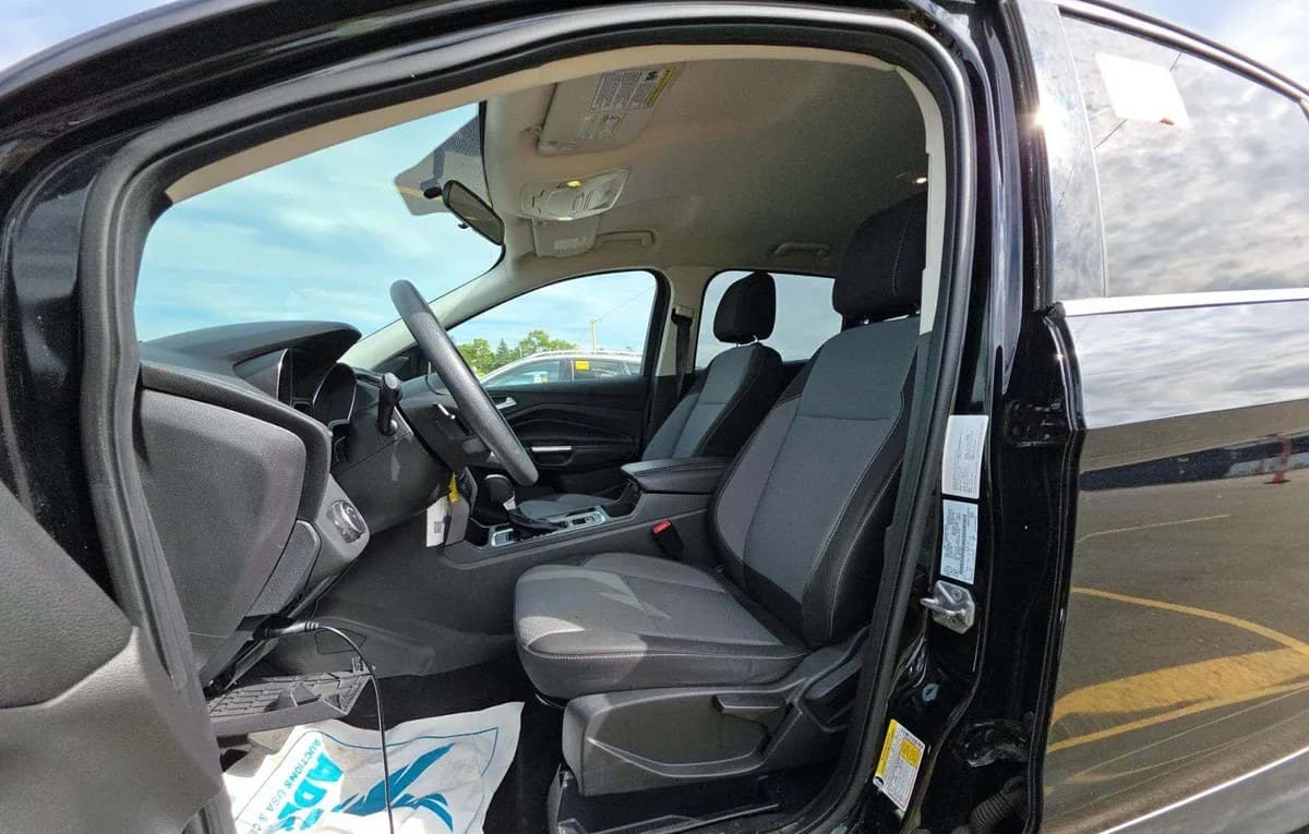 2017 FORD ESCAPE SE 4