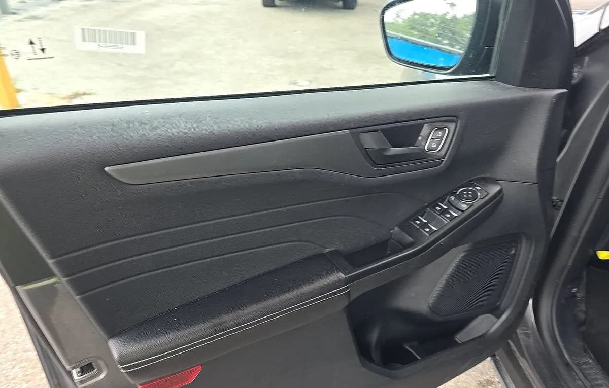 2025 FORD ESCAPE Active 6