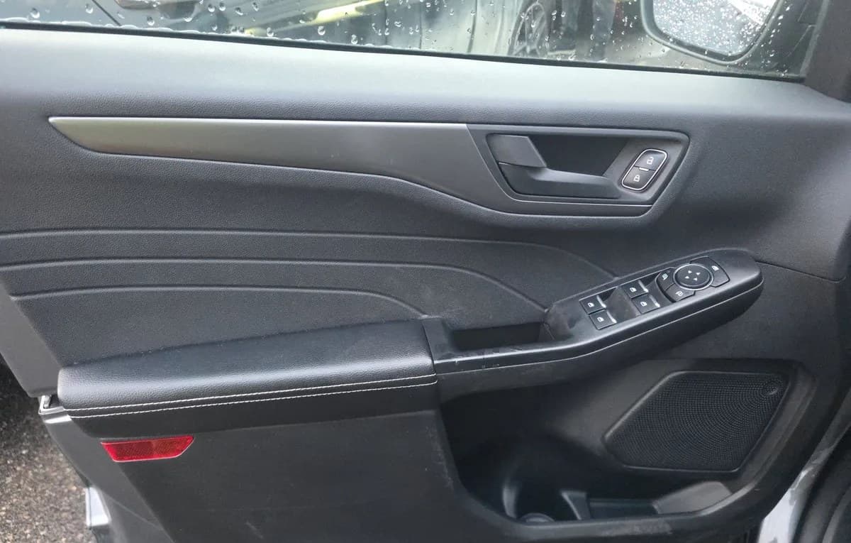 2025 FORD ESCAPE Active 6