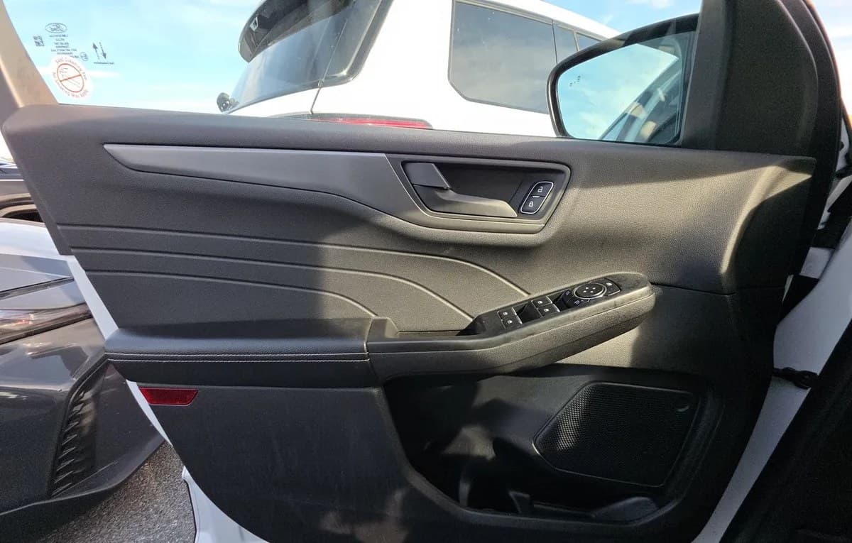 2025 FORD ESCAPE Active 6