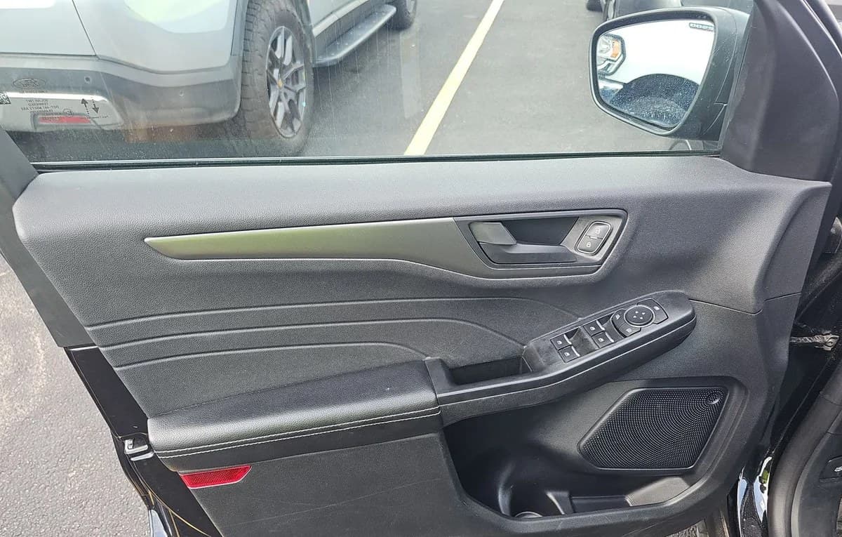 2025 FORD ESCAPE Active 6