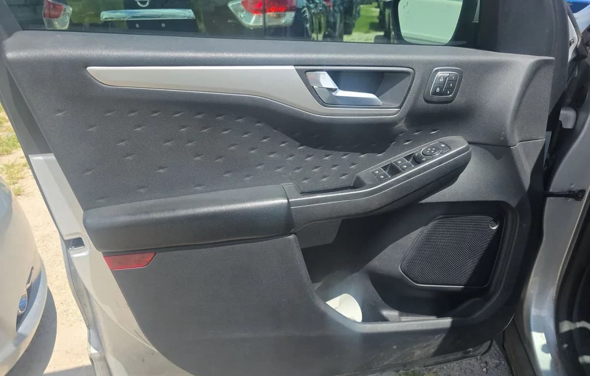 2020 FORD ESCAPE SEL 6