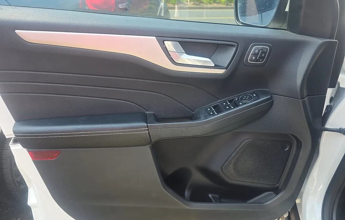 2021 FORD ESCAPE SEL 6