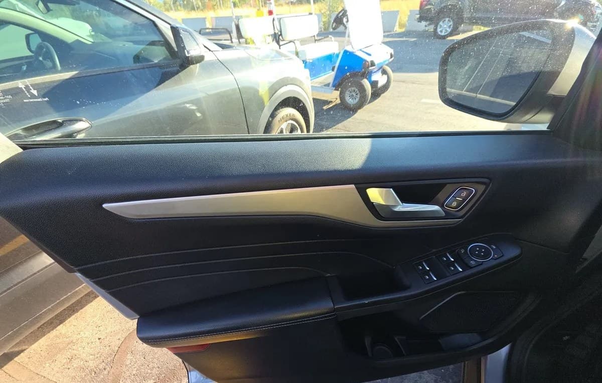 2021 FORD ESCAPE SEL 6
