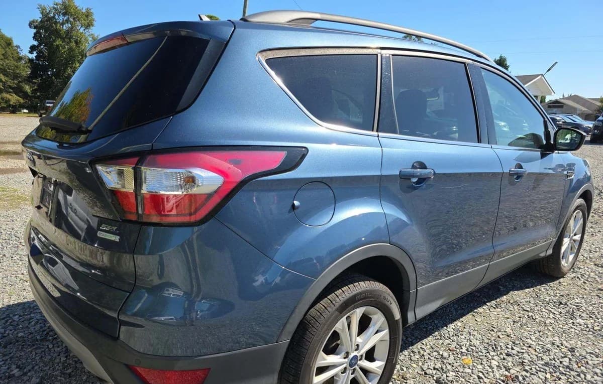 2018 FORD ESCAPE SEL 4